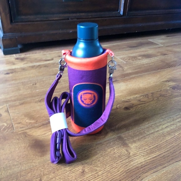 Marvel Black Panther “Wakanda Forever” steel water bottle with crossbody holder - Picture 5 of 7